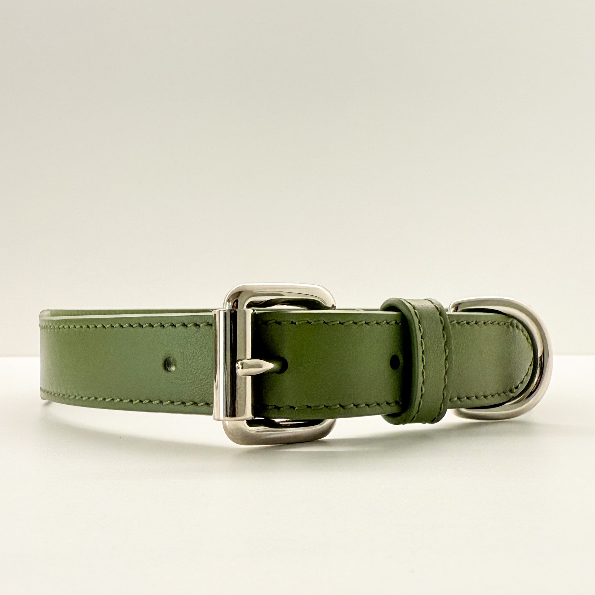 collare AL COLLO color foglia, verde. 
